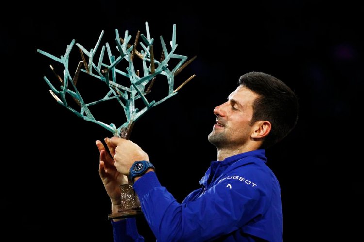Djokovic venció a Medvedev, se consagró campeón del Masters en París y rompió un nuevo récord