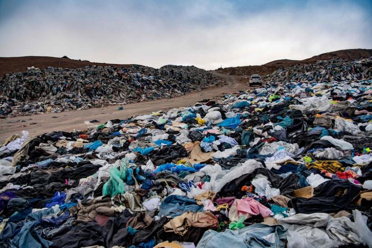En Argentina las venden en Ferias, en Chile las tiran al Desierto: Ropa de Segunda Mano
