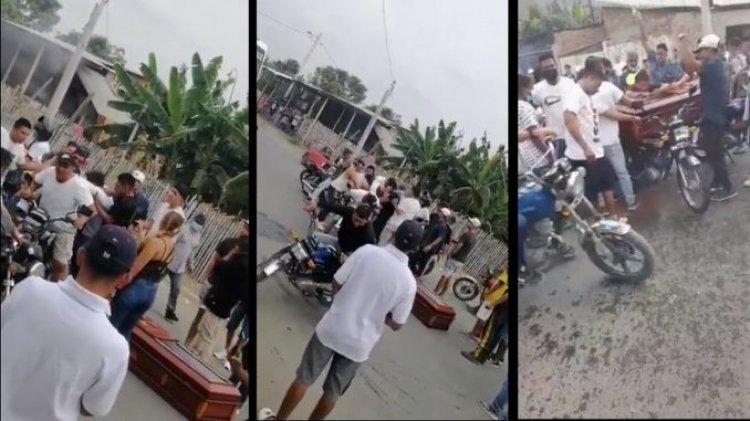 Pasearon el cadaver de su Amigo en moto para despedirlo