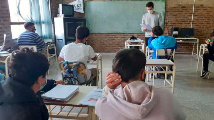 Cuotas de colegios privados impulsan la migración de la matrícula