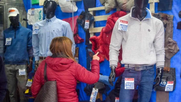 El frío se adelanta y las vidrieras se llenaron de abrigo